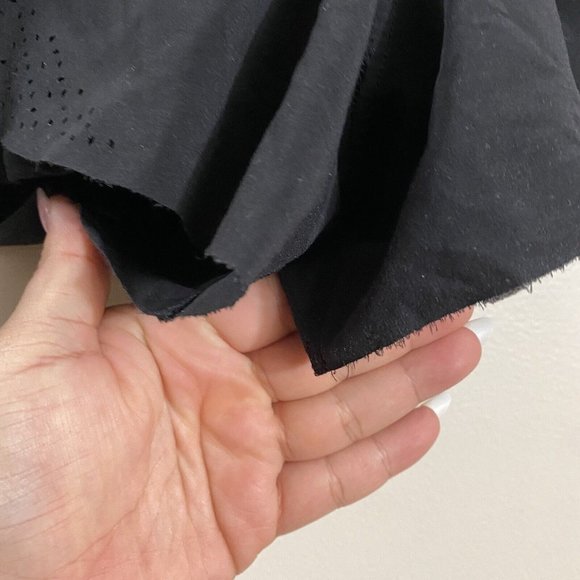 Lululemon black/grey athletic laser speed train short woman’s Size 4 - Picture 6 of 9